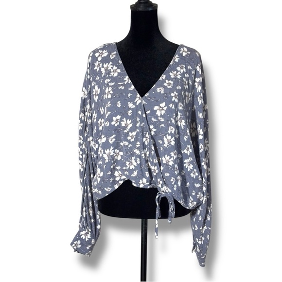 Dress Forum Free People Gray/Purple Blouse with Bishop Sleeves and Relaxed Fit - Picture 5 of 16